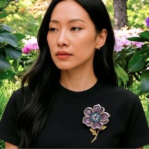 Vintage Purple Floral Brooch /blue crystals,enamel petals/leaves,gold tone stem💜